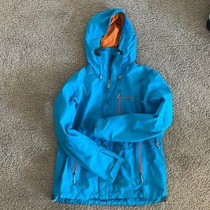 Patagonia women’s Goretex rain coat